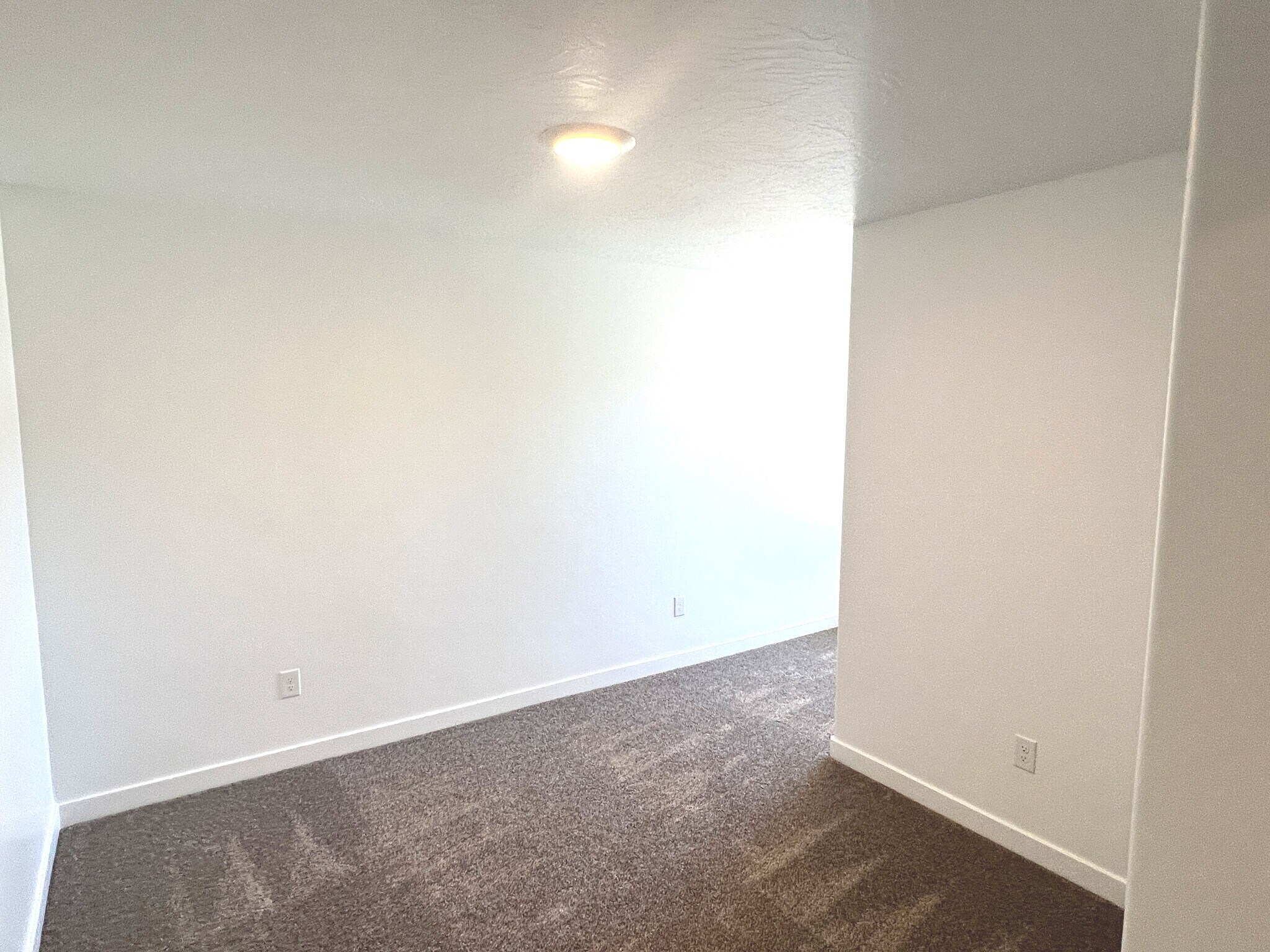Building Photo - 3303 E Elkhorn Ln