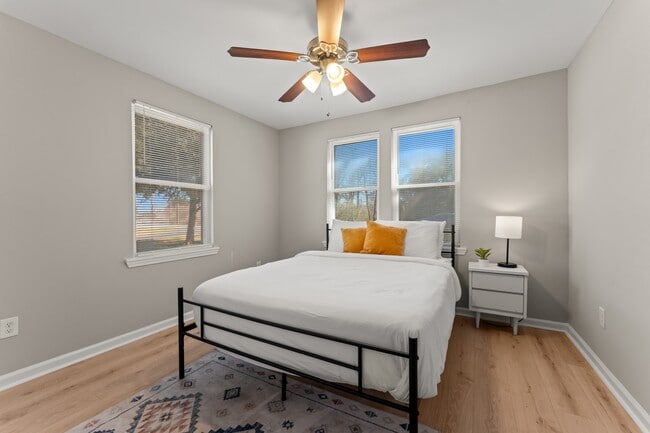 Building Photo - 2245 Bayou Rd