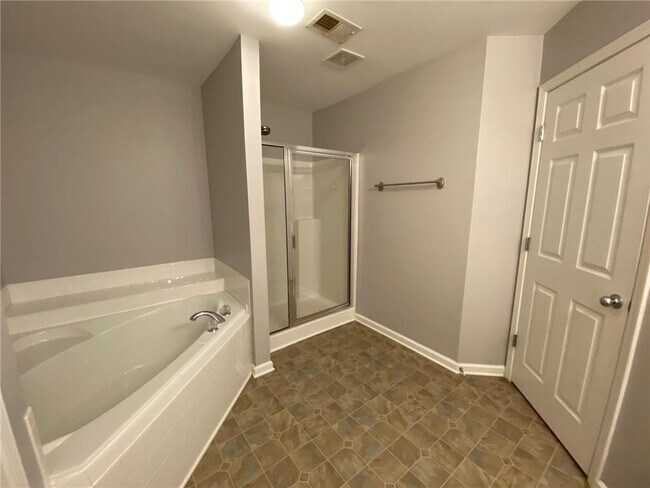 Building Photo - 397 Creek Manor Way