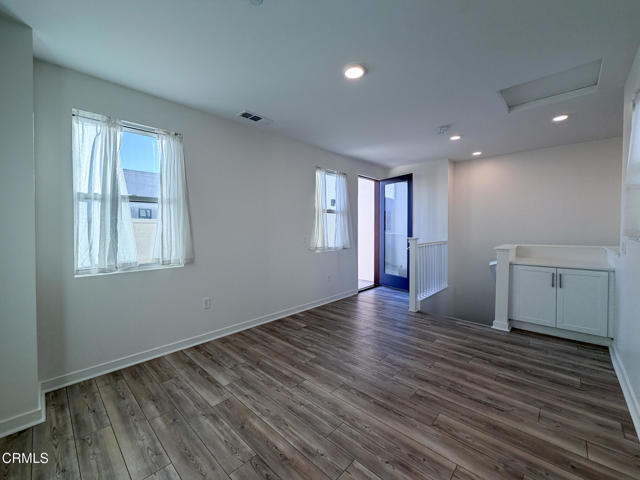 Building Photo - 1568 E Thompson Blvd