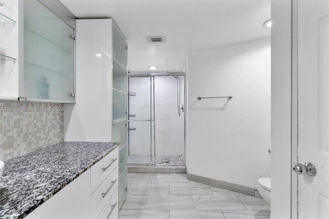 Building Photo - 3530 Mystic Pointe Dr