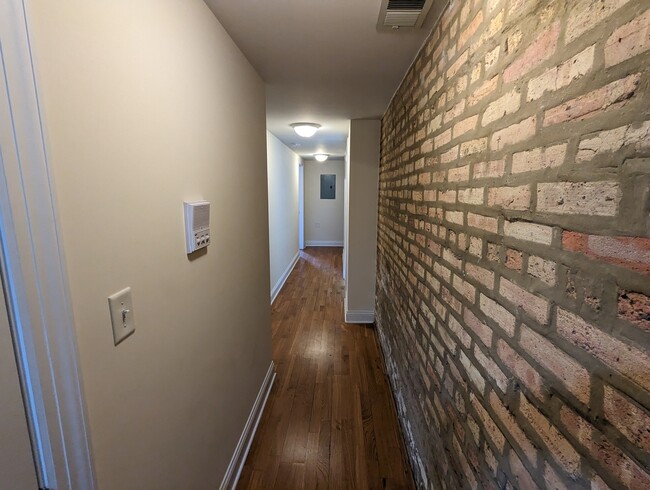 Building Photo - 2834 N Albany Ave