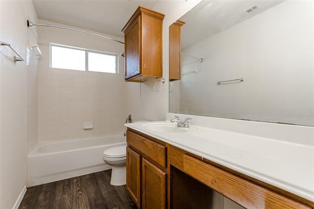 Building Photo - 513 Pineview Ln