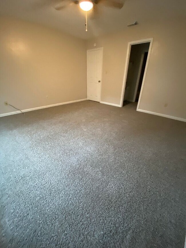 Building Photo - 3701 Bentley Dr