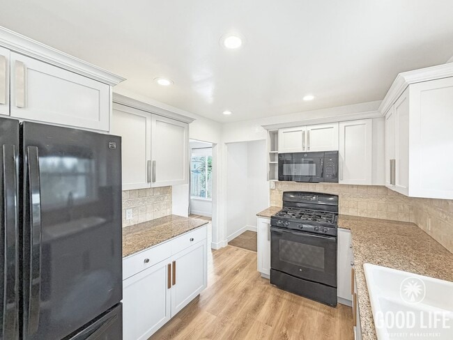 Building Photo - Bright 3BD/2BA Single-Family Home in La Mesa with Large Yard, In-Unit Laundry & Spacious Garage