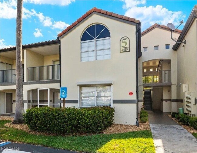 Building Photo - 3419 Winkler Ave