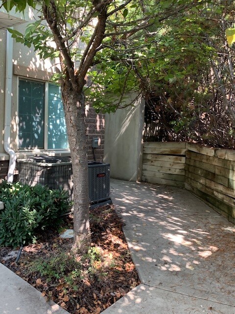 Building Photo - 706 N 1890 W