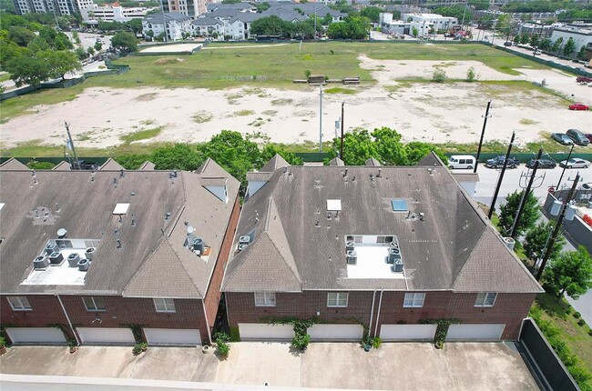 Building Photo - 728 Tirrell St