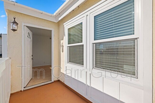 Building Photo - 231 Cabrillo St