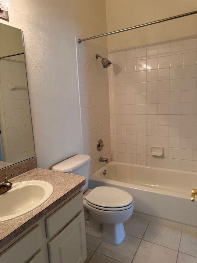 Building Photo - 18931 Duquesne Dr