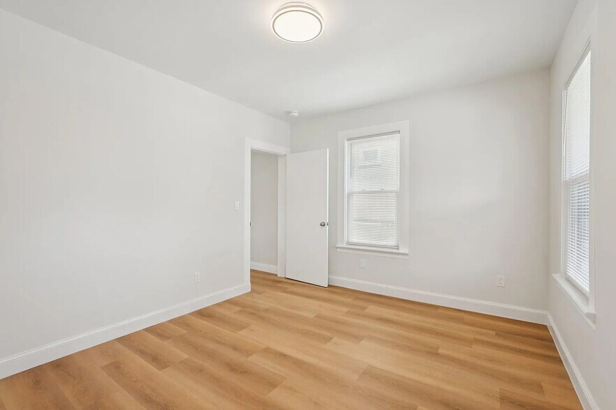 Bedroom - 332 Locust Ave