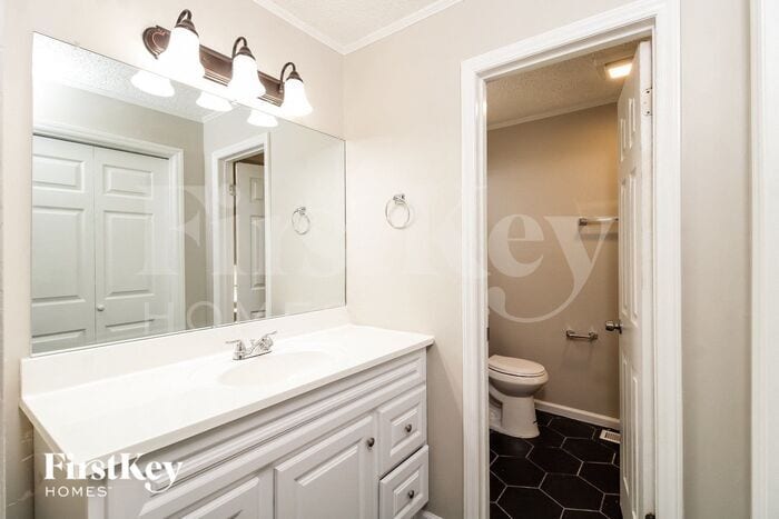 Building Photo - 2109 Arbrook Ln