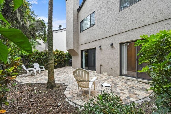 Building Photo - First floor 2/2 condo in Winter Park