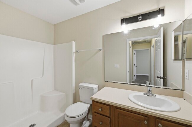 Building Photo - 1611 Quazar Rd