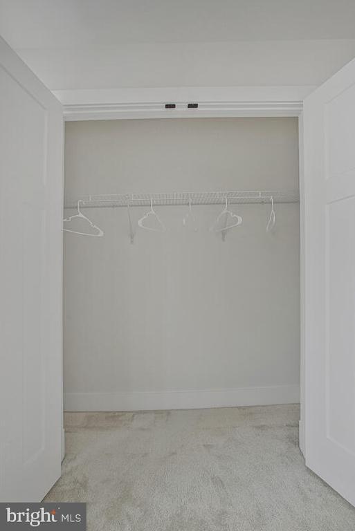 Building Photo - 408 Kosmill Dr