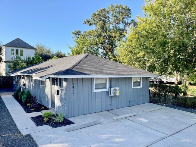 Building Photo - 1412 E 35th St