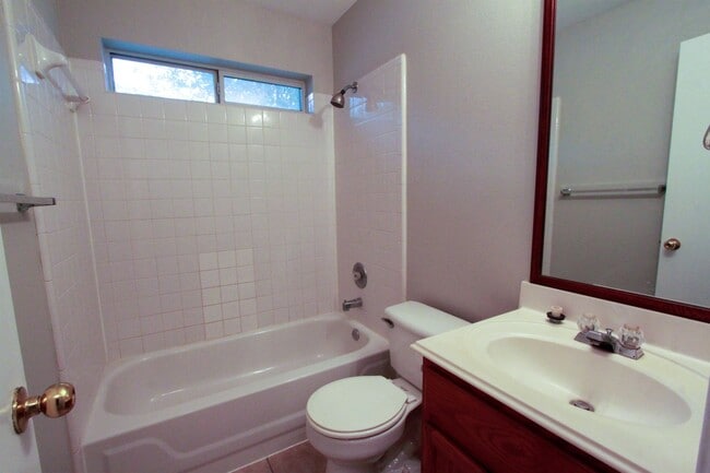 Building Photo - Spacious 3BR/2BA Corner Lot Home in Austin’s Colony