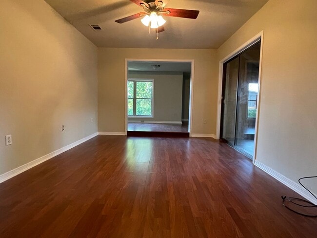 Building Photo - Beautiful 3 Bedroom 3 Bathroom Townhome for Rent