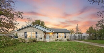 Building Photo - 305 Williamsburg Dr