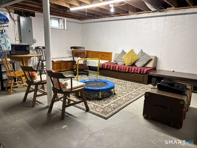 Building Photo - 394 Clintonville Rd