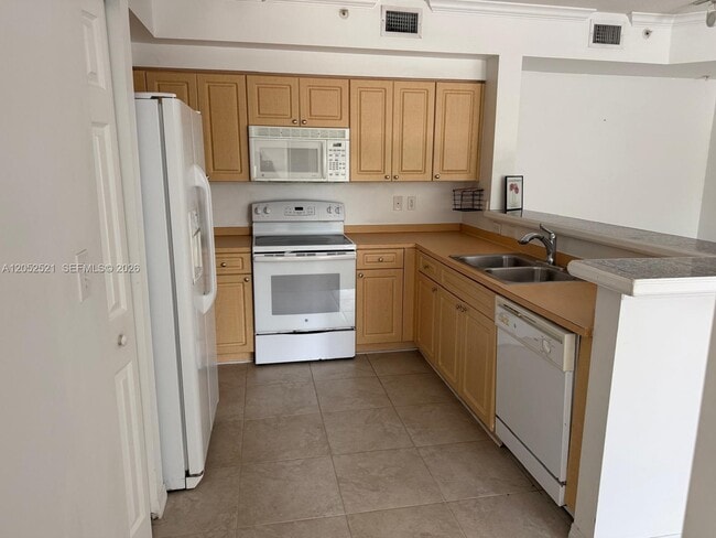 Building Photo - 6861 SW 44th St