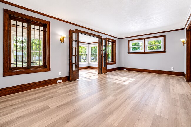 Building Photo - 855 Work Dr