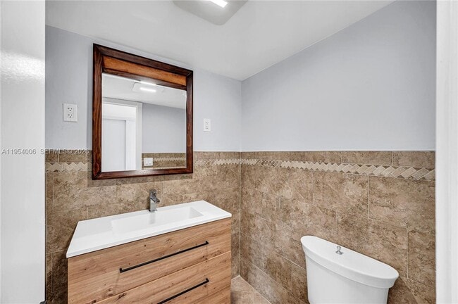 Building Photo - 11 Island Ave