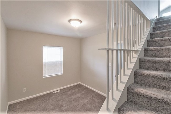 Building Photo - Spacious 3-bed 2-bath home in Williamstown!