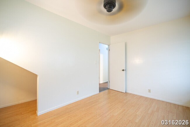 Building Photo - 4 Bed 3 Bath in Kalihi Valley