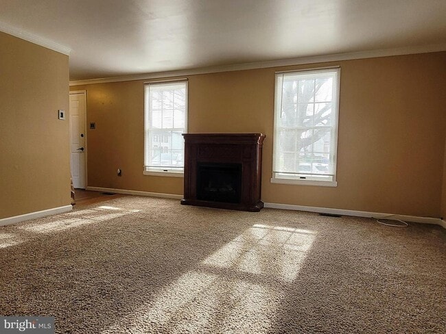 Primary Photo - 210 Royal Grant Way