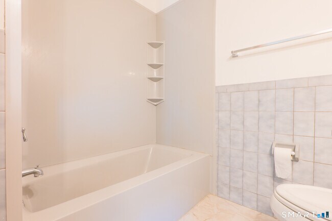 Building Photo - 9 Pleasant St