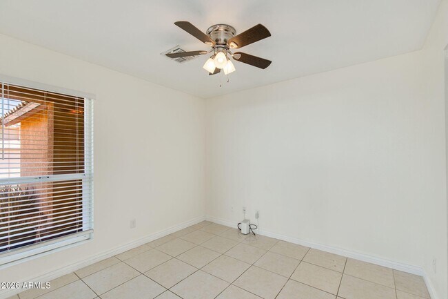 Building Photo - 4250 E Encinas Ave