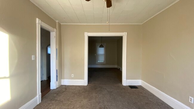 Building Photo - 401 1st Ave