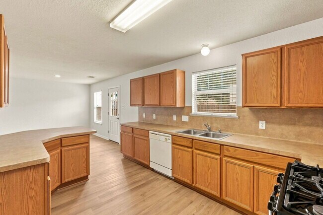 Building Photo - 2703 Skyview Glen Ct