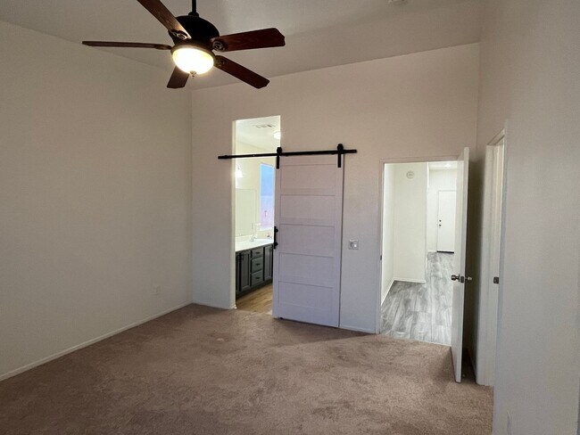 Building Photo - 3 bedroom 2 bath home with large yard available in Adelanto!