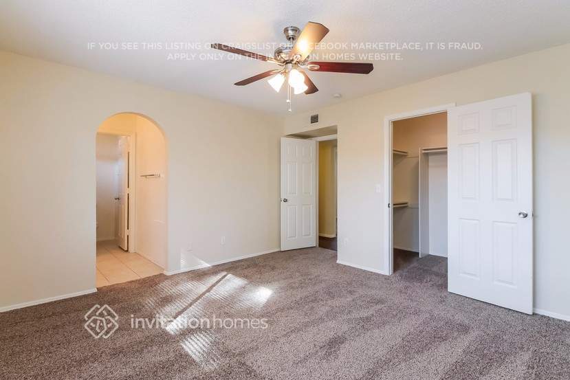 Building Photo - 3819 E Harmony Ave