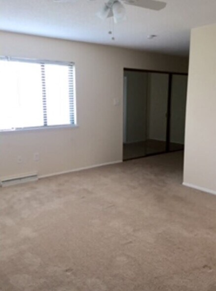 Building Photo - 504 Heritage Dr