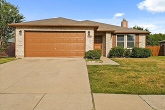Building Photo - 2621 S Wavecrest Ct