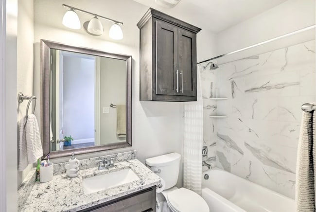 Building Photo - 1563 Jocelyn Dr