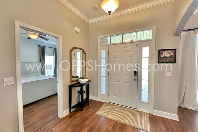 Building Photo - 606 Rowan Cir