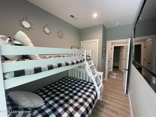 Building Photo - 84 Lakeside Dr