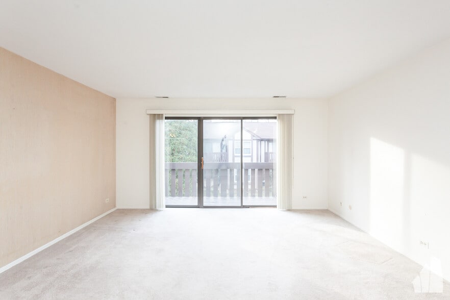 Building Photo - 2630 Northampton Dr