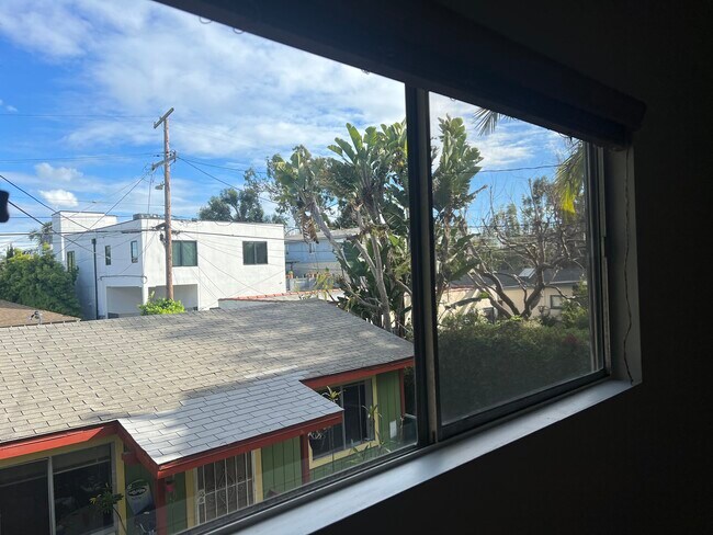 Building Photo - 652 San Juan Ave