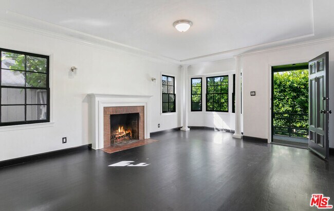 Primary Photo - 508 N San Vicente Blvd
