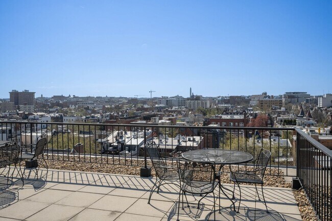 Building Photo - Dupont Circle with Secured Parking! Sun-fi...