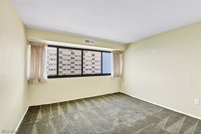 Building Photo - 12550 Lake Ave