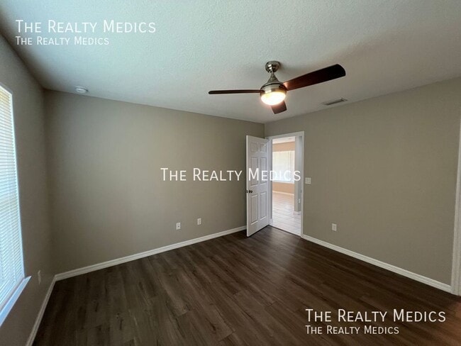 Building Photo - 461 Malauka Loop
