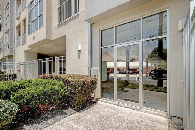 Building Photo - 207 Pierce St
