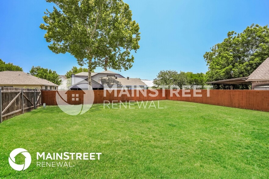 Building Photo - 6818 Still Lake Dr