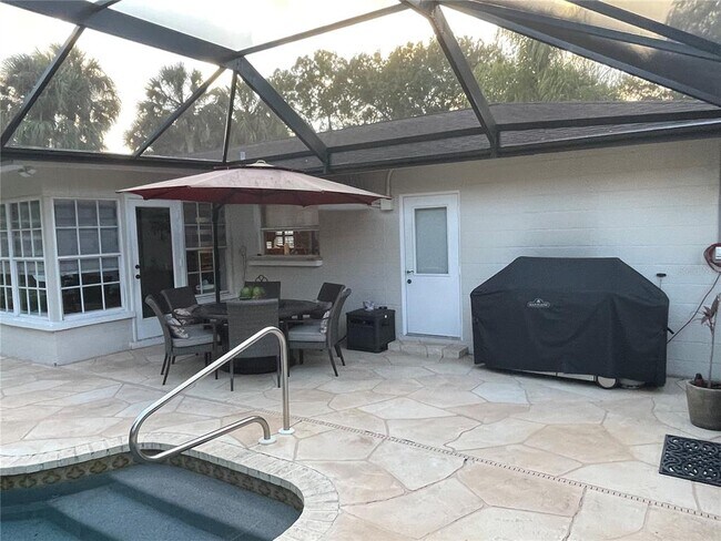 Building Photo - 5020 Brywill Cir